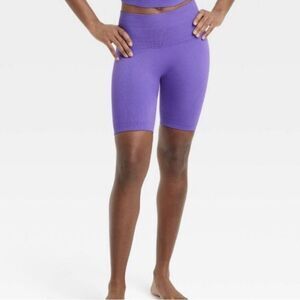 Seamless High-Rise Core Shorts Size Small Purple 6" Inseam